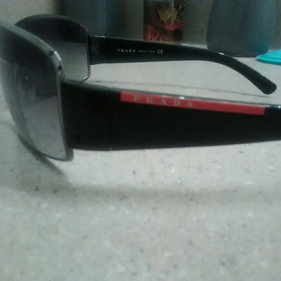 PRADA MEN SUNGLASSES - Picture 3 of 3